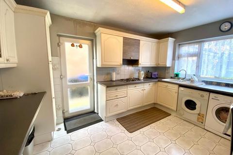 4 bedroom detached house for sale, Cottagewell Court, Standens Barn, Northampton NN3 9UA