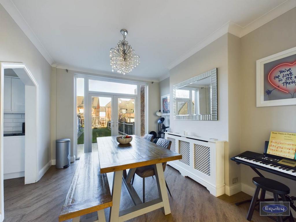 Dining room (2)