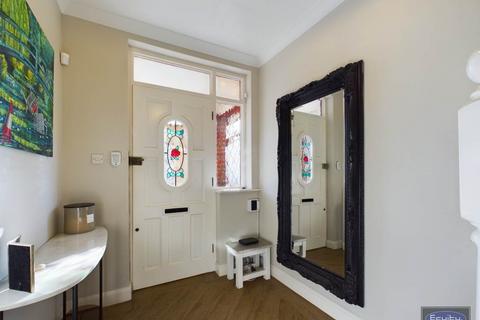 20 Crombie Road, Sidcup, DA15 8AU