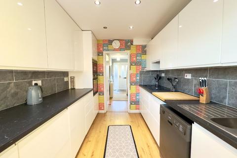 25 Badlow Close, Erith, DA8 3SA