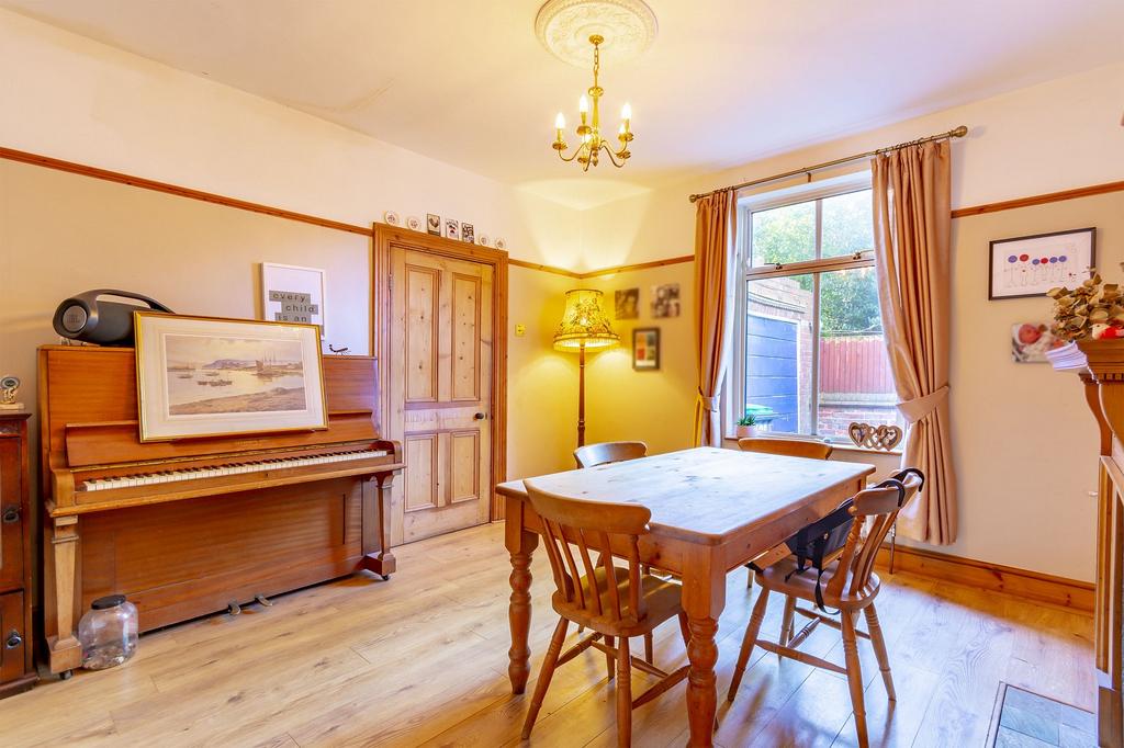 Dining Room Picture 2