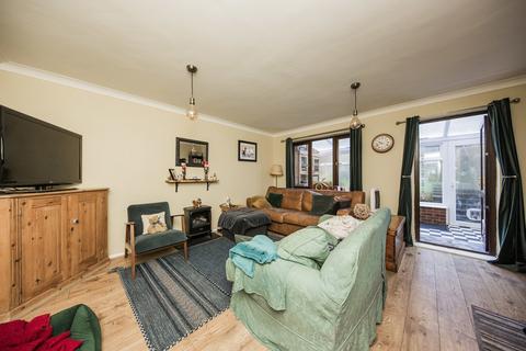 3 bedroom terraced house for sale, Hilders Farm Close, Crowborough