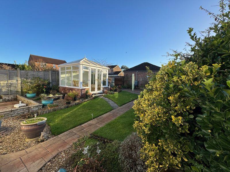 THORNBURY, BRISTOL 3 bed bungalow for sale £425,000