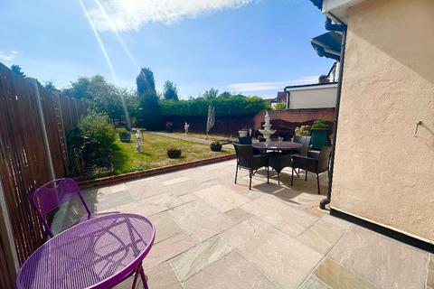 90 Lodge Crescent, Orpington, BR6 0QG