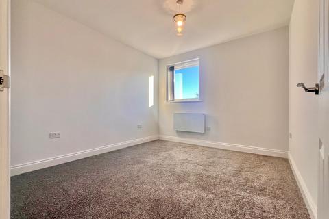 2 bedroom apartment to rent - Romford RM1