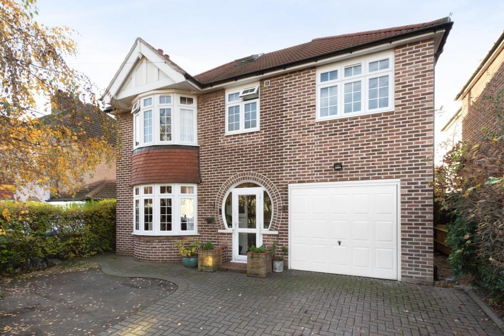 Barnehurst Avenue, Bexleyheath, DA7 5 bed detached house for sale £