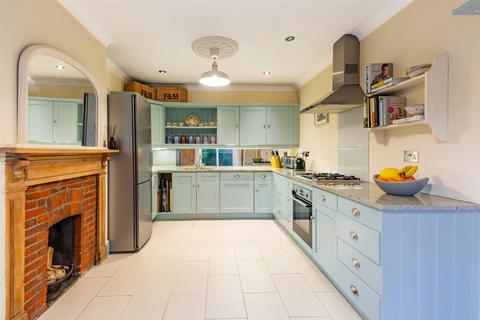 4 bedroom detached house for sale, Cheapside Road, Ascot