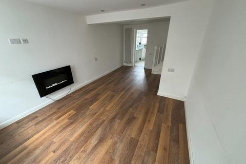 3 bedroom house to rent, LIQUORPOND STREET, BOSTON