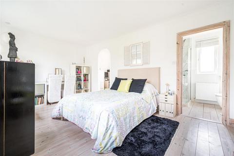 Kintyre Fore Street, Grampound, Truro, TR2 4QW