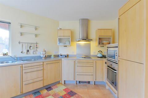 2 bedroom apartment for sale - 14 Stonegate Court, Stonegate