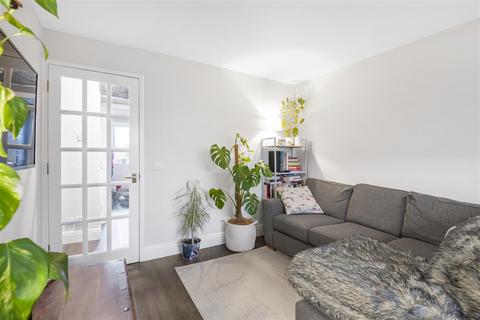 1 bedroom flat for sale, Kirkland Drive, Enfield