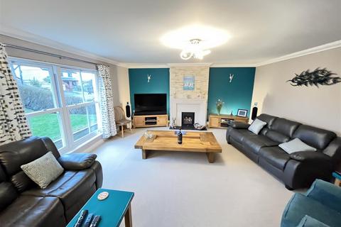 6 bedroom detached bungalow for sale, Swn Yr Efail, Pennant, Llanon