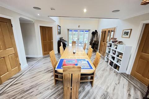 undefined, Swn Yr Efail, Pennant, Llanon