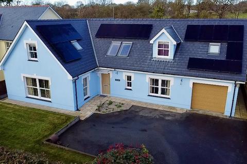 6 bedroom detached bungalow for sale, Swn Yr Efail, Pennant, Llanon