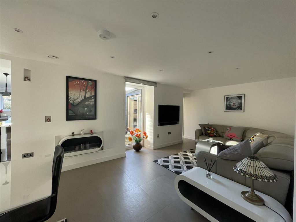 The Green, Ketton, Stamford 2 bed cottage for sale £395,000
