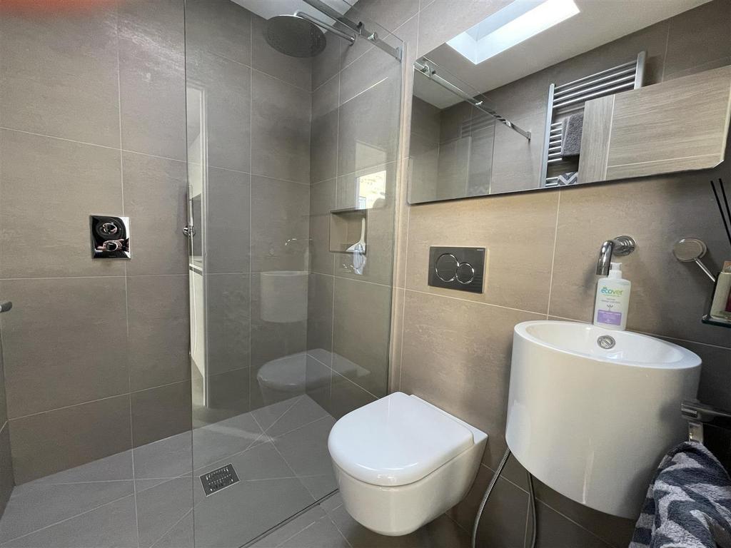 Shower Room.JPG