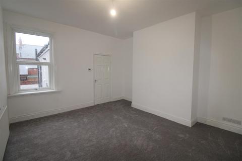 3 bedroom flat for sale, Shrewsbury Terrace, South Shields