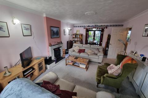 4 bedroom detached house for sale - Fowey Crescent, Callington