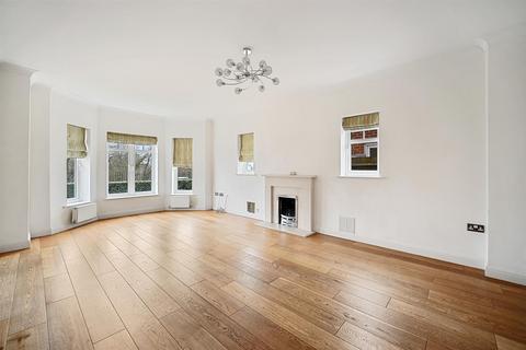 5 bedroom detached house to rent, Padelford Lane, Stanmore HA7 4WU
