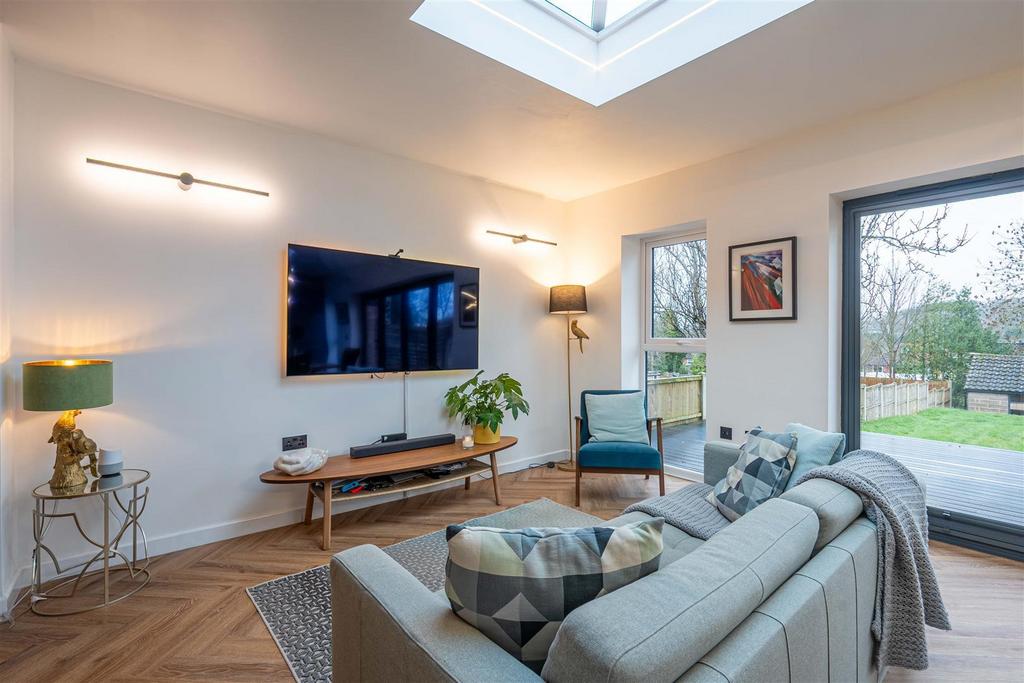 Harcourt Drive, Four Oaks, Sutton Coldfield 3 bed semidetached house