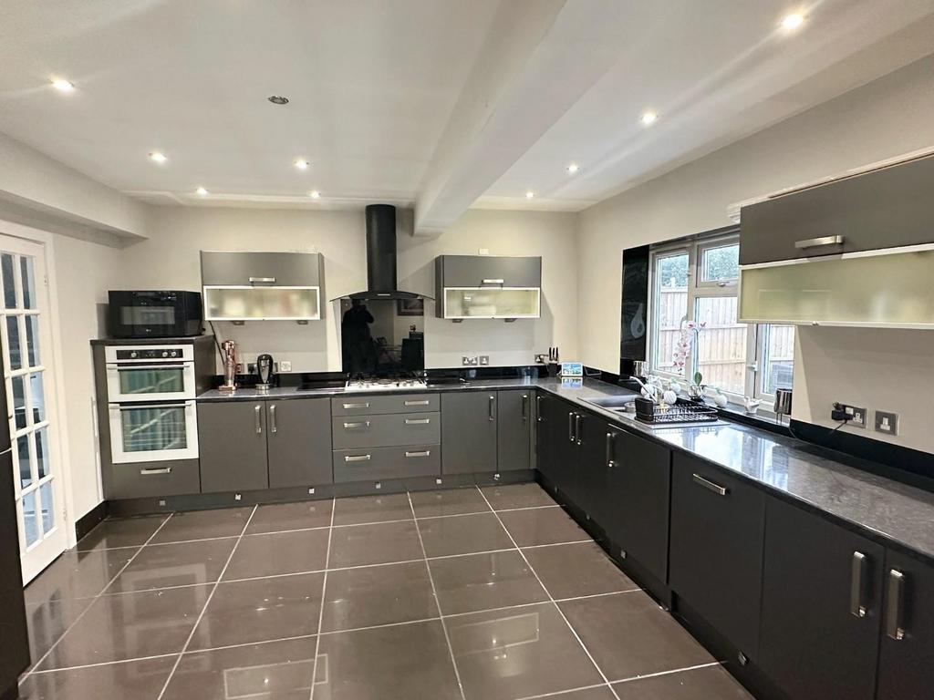 Little Hardwick Road, Streetly/Aldridge border 5 bed detached house for