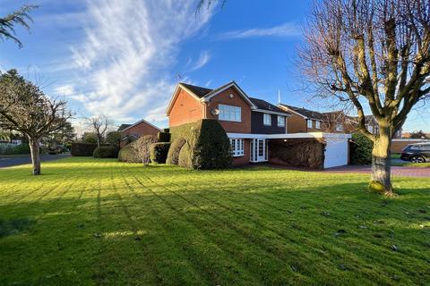 4 bedroom detached house for sale, Woodchester, Hagley