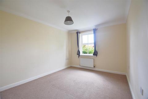9 Nazareth Close, Bexhill-on-sea, TN40 2LF