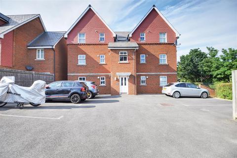 9 Nazareth Close, Bexhill-on-sea, TN40 2LF