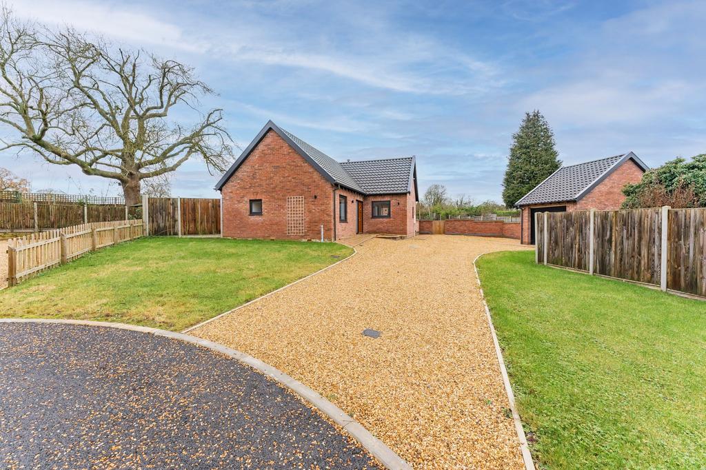 Blenheim Drive, Swanton Morley, NR20 3 bed detached bungalow for sale