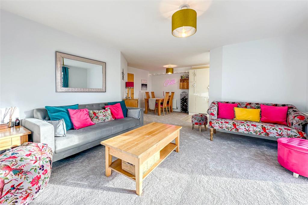 Astwick Manor, Coopers Green Lane, Hatfield, Hertfordshire, AL10 2 bed