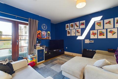 2 bedroom flat for sale, Greenlands Road, Limes Park, Basingstoke, RG24