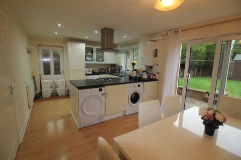 4 bedroom semi-detached house to rent - Solihull, Solihull B90