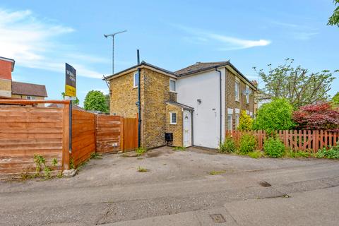 129 Kingston Road, Leatherhead, KT22 7NT