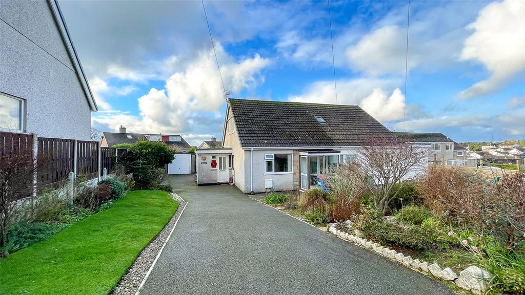 Lon Y Wylan, Llanfairpwll, Isle of Anglesey, LL61 3 bed semidetached