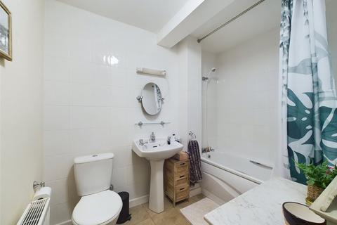 4, London Court Lynton Road, Combe Martin, Ilfracombe, EX34 0NA
