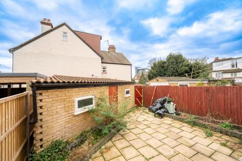 5 The Ride, Brentford, TW8 9LB