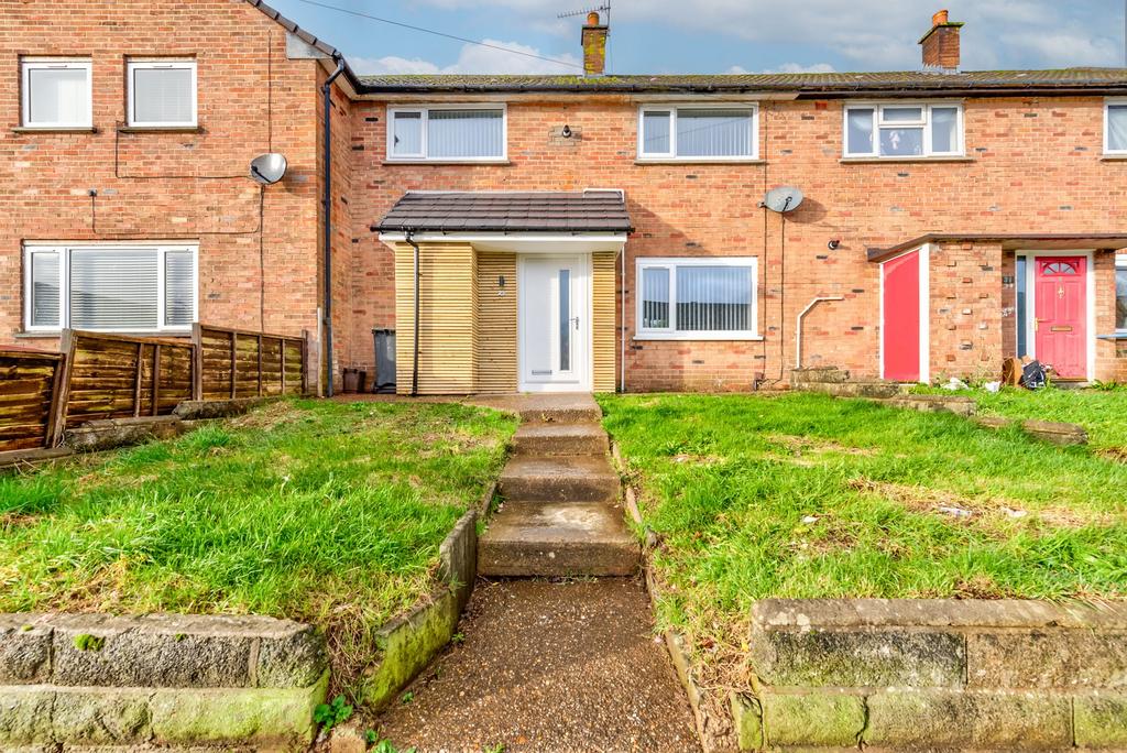 Thackeray Crescent, Llanrumney, Cardiff. CF3 3 bed terraced house for