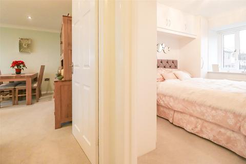2 bedroom apartment for sale, Victoria Esplanade, West Mersea, CO5