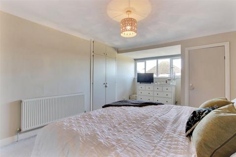 1 Conifer Avenue, Hartley, Longfield, DA3 8BX