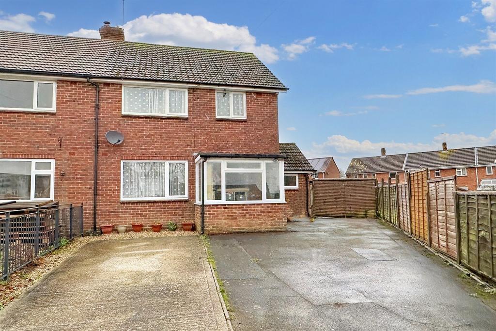 Blandford 3 bed semidetached house for sale £325,000