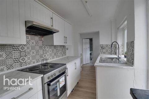 3 bedroom end of terrace house to rent, Wherstead Road