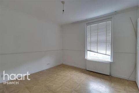 3 bedroom end of terrace house to rent, Wherstead Road