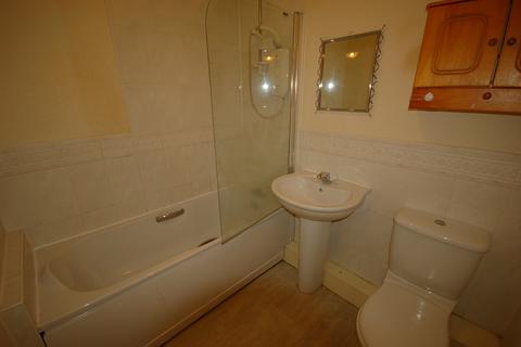 2 bedroom apartment to rent, Pankhurst Close, Blackburn