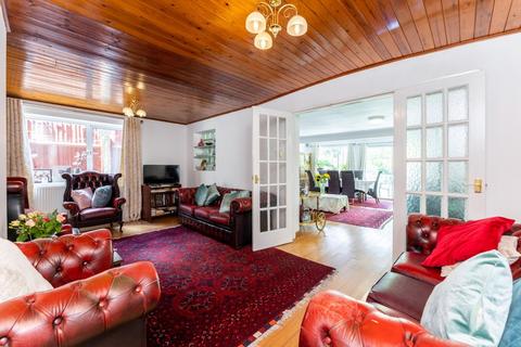 4 bedroom detached house for sale, Speart Lane, Hounslow