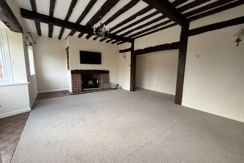 2 bedroom cottage to rent, The Street, Horsham