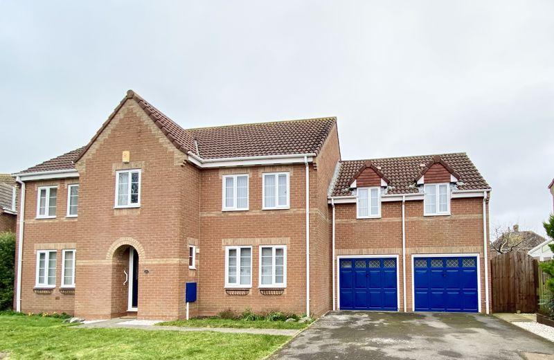 Toddington Park, Littlehampton 5 bed detached house for sale £650,000
