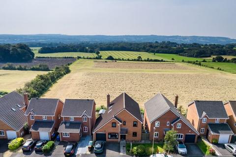 60 Beacon View, Standish, Wigan, WN6 0RL
