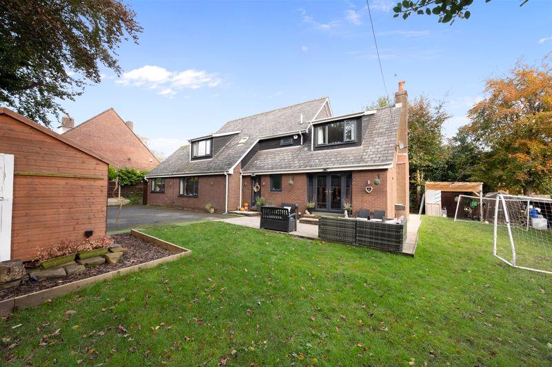 Wigan Road, Wigan WN6 5 bed detached house for sale £525,000