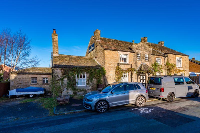 Shevington Moor, Wigan WN6 5 bed detached house for sale £395,000