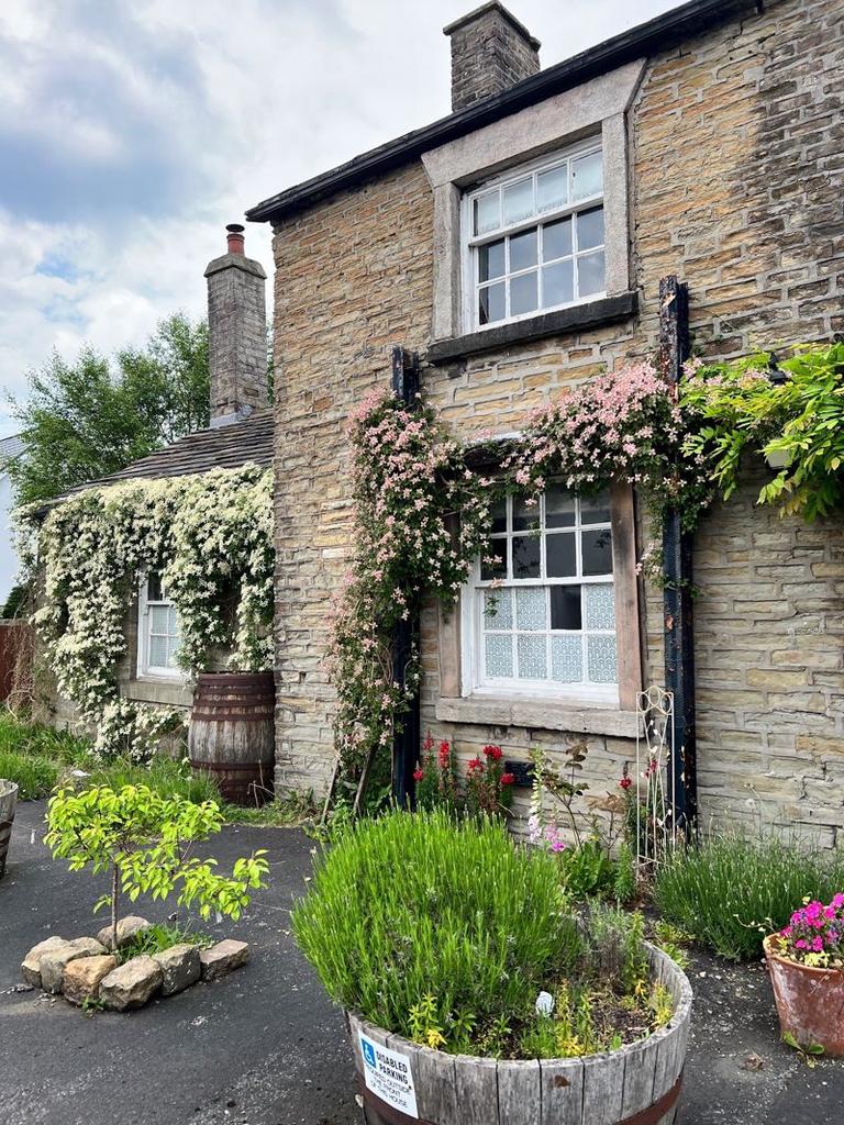 Shevington Moor, Wigan WN6 5 bed detached house for sale £395,000